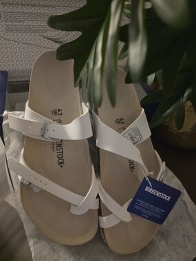 Birkenstock Women’s White Crisscross Mayari Sandals with Silver Buckles